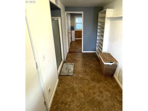 Tiny photo for 76484 Portal Dr, Oakridge, OR 97463 (MLS # 608346198)