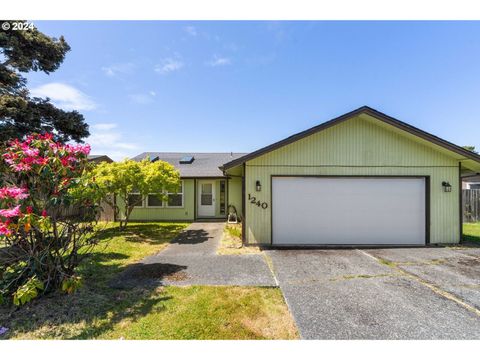 1240 SANFORD ST Coos Bay OR 97420