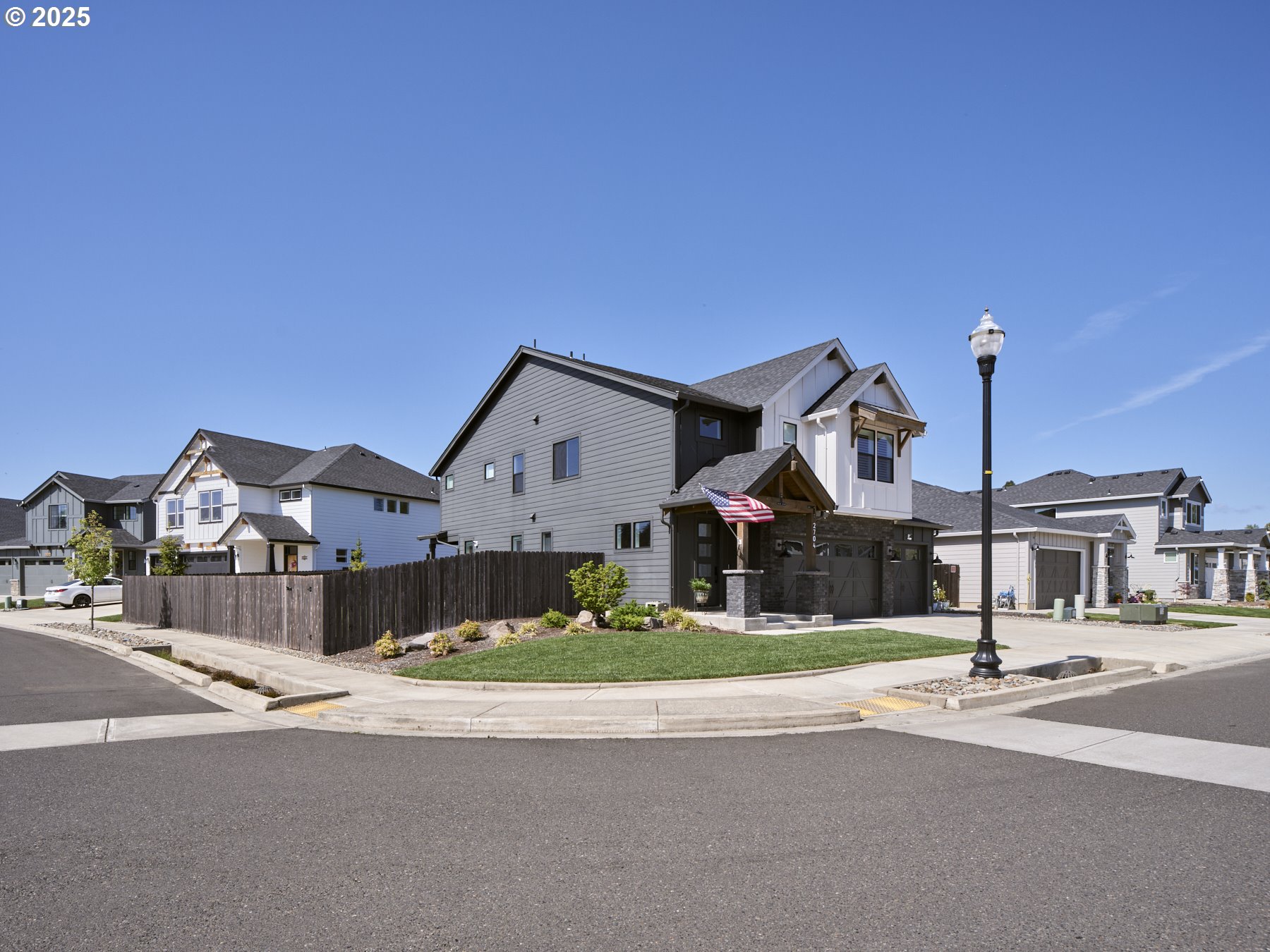 2704 SE 25TH AVE