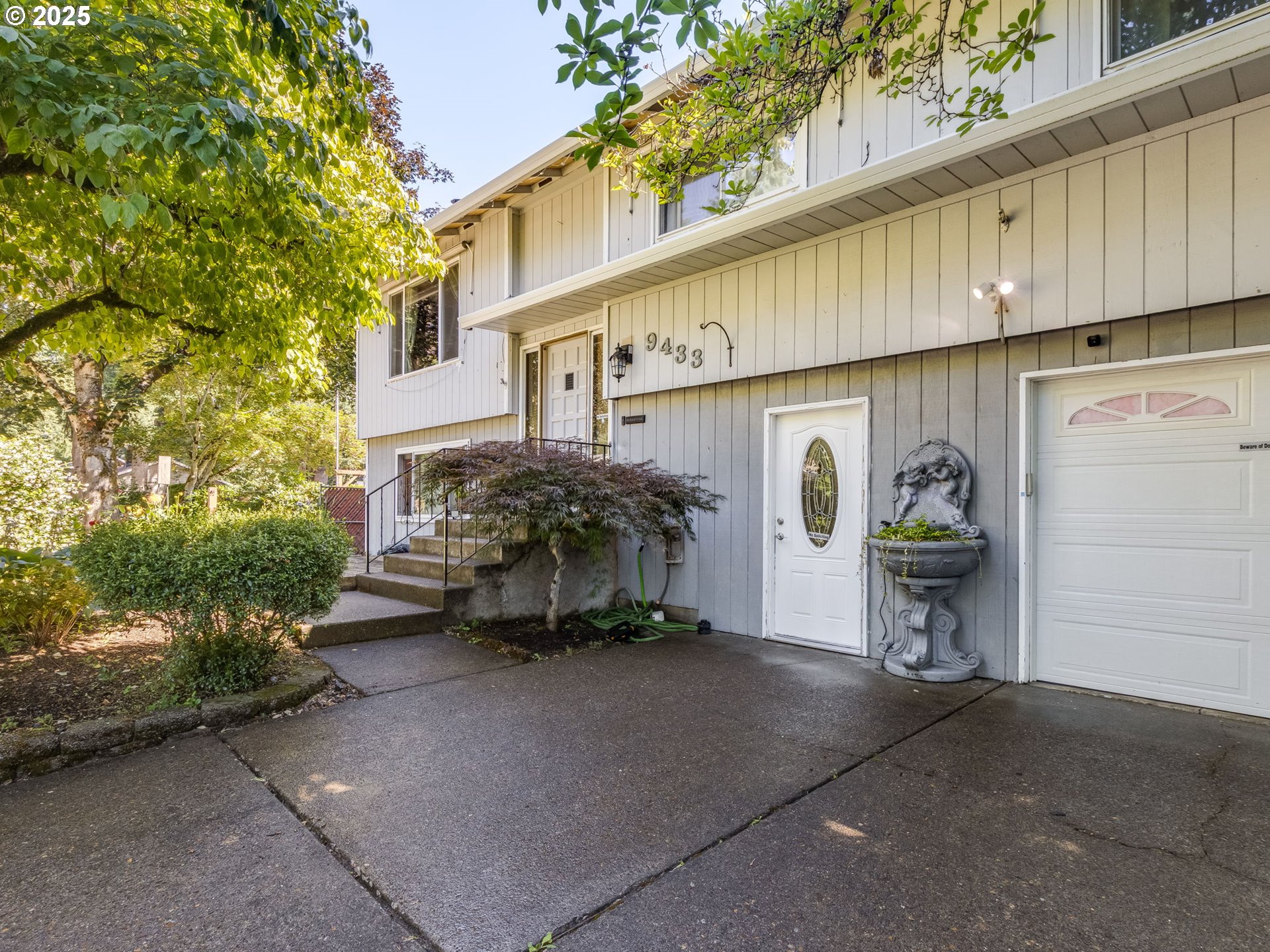 9433 SW Siuslaw LN