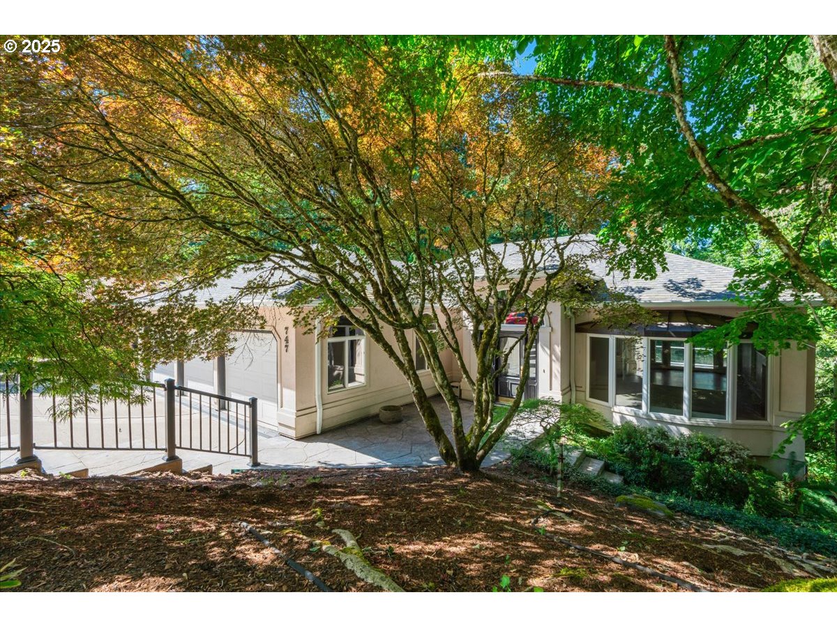 747 SE 27TH ST