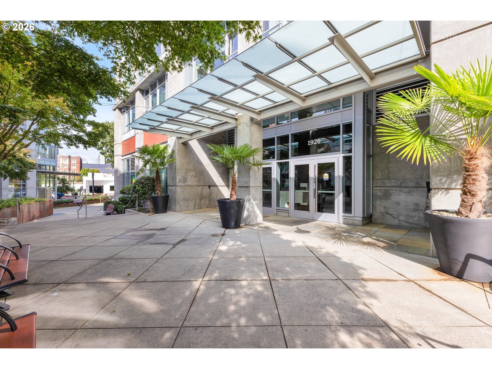 1926 W BURNSIDE ST 1605