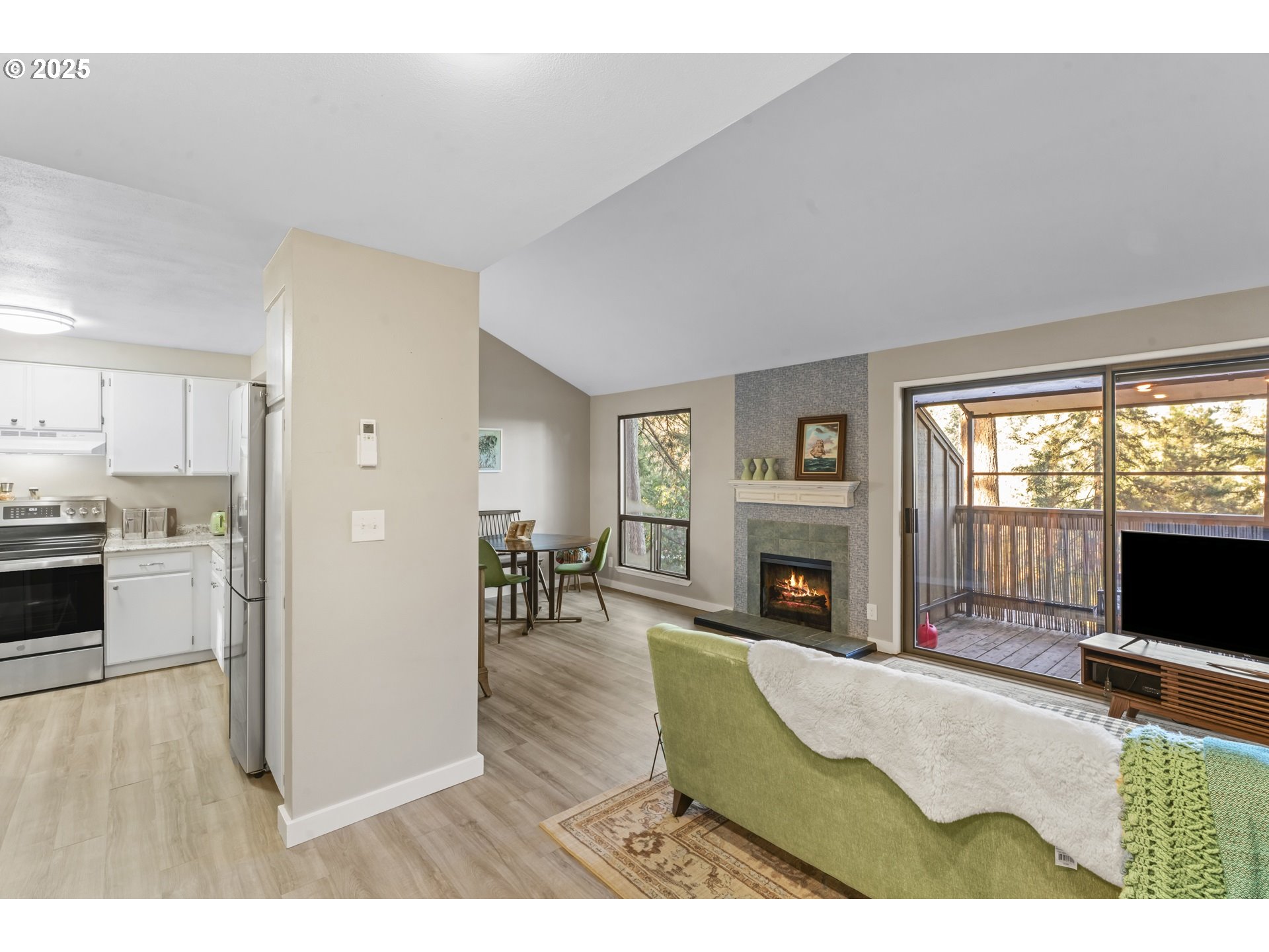 204 TRAILSIDE LOOP