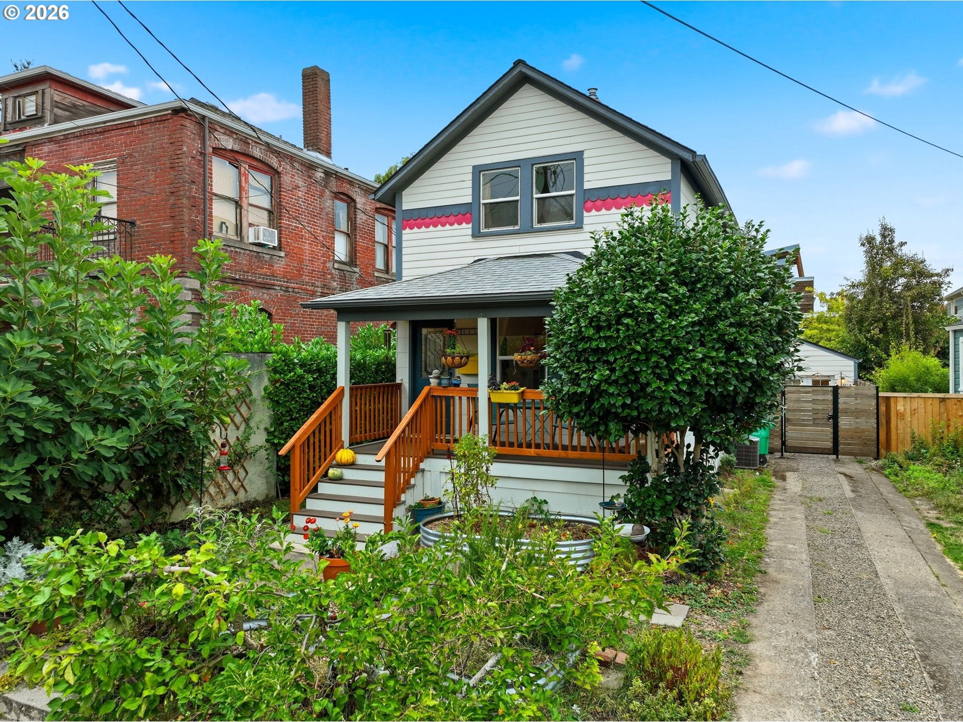 1521 SE CLINTON ST A&B
