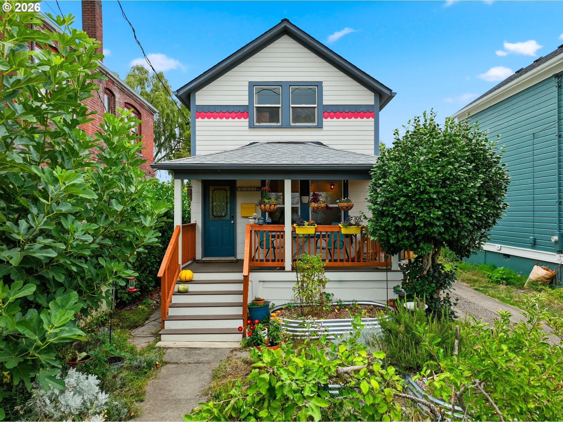 1521 SE CLINTON ST A&B — 3 bed 2 bath Single Family Residence