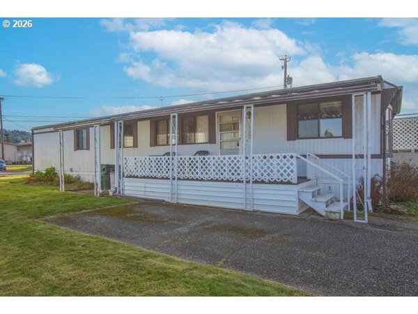 Photo 1 of 22 — 1413 HAWTHORNE AVE 32, Reedsport, OR 97467