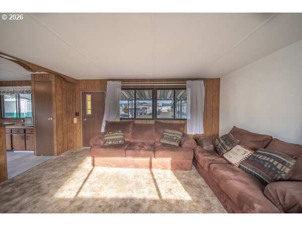 1413 HAWTHORNE AVE 32