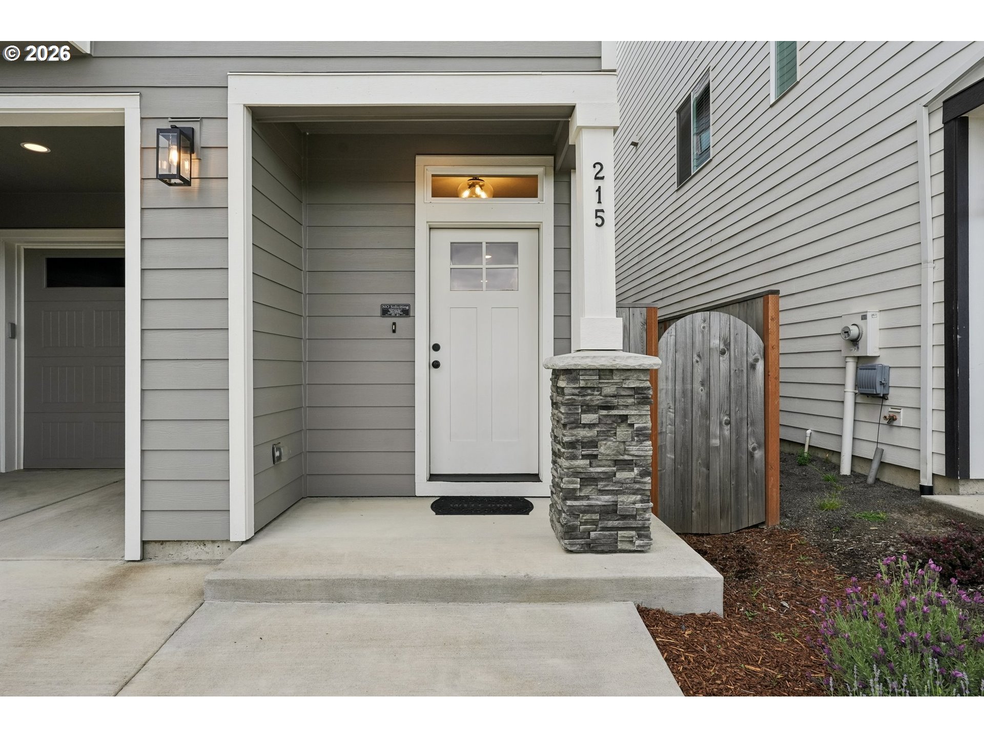215 W BARBARAS WAY