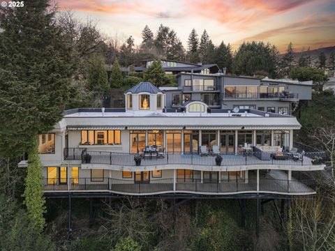 1040 SW MYRTLE DR Portland OR 97201