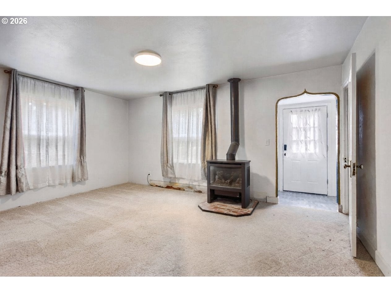 194 S ELM ST