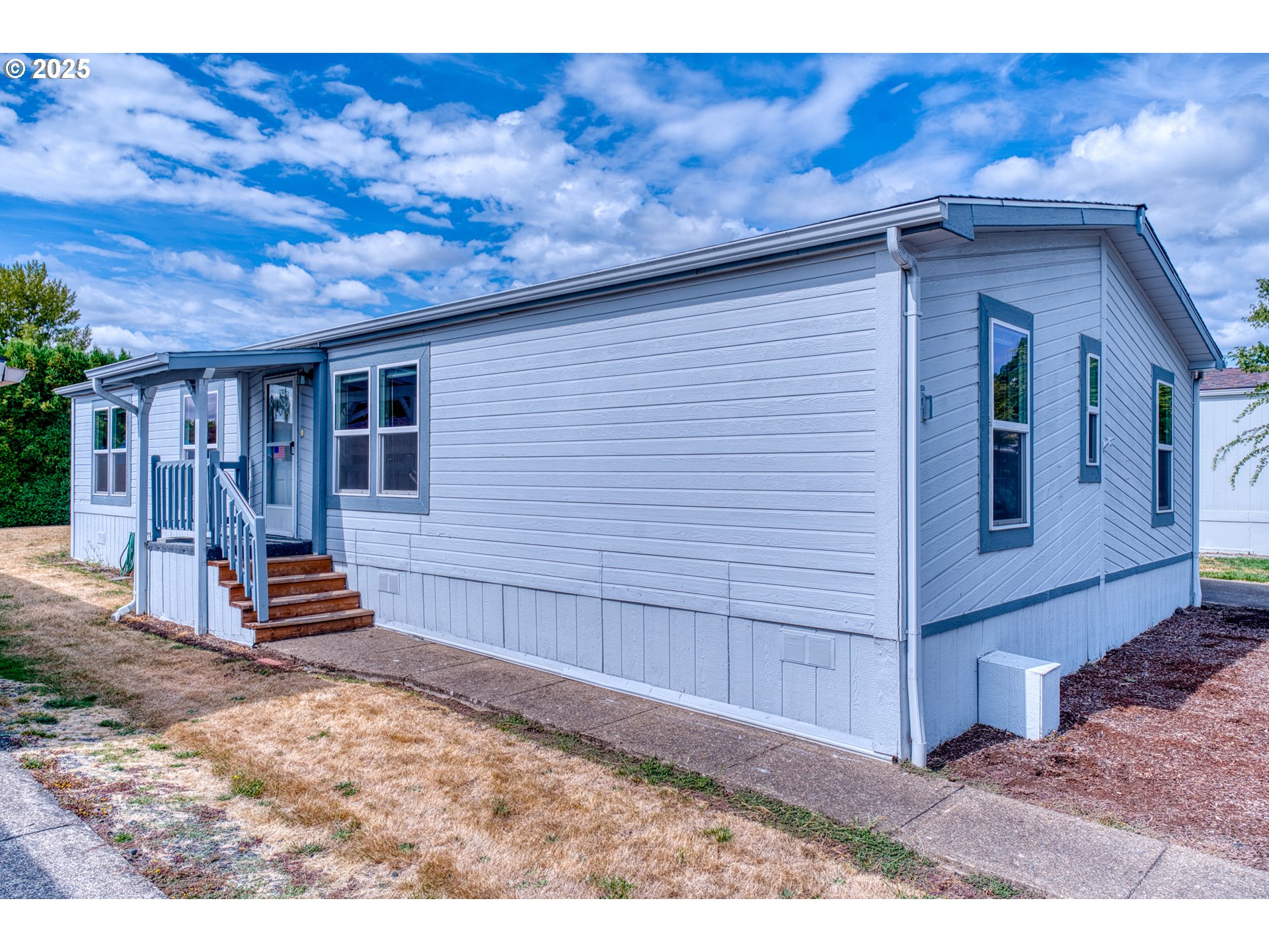 301 E COLUMBIA DR 61