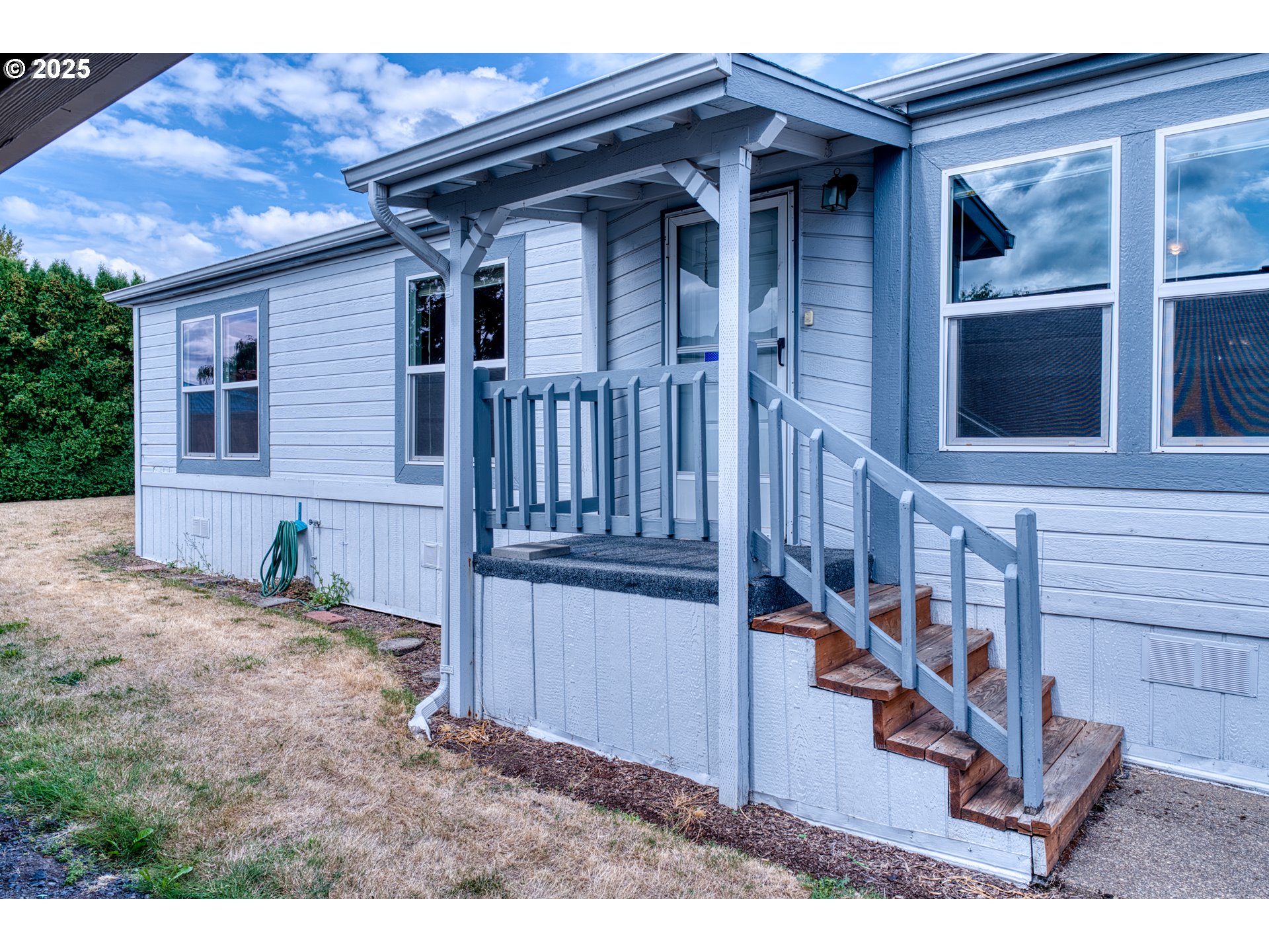 301 E COLUMBIA DR 61