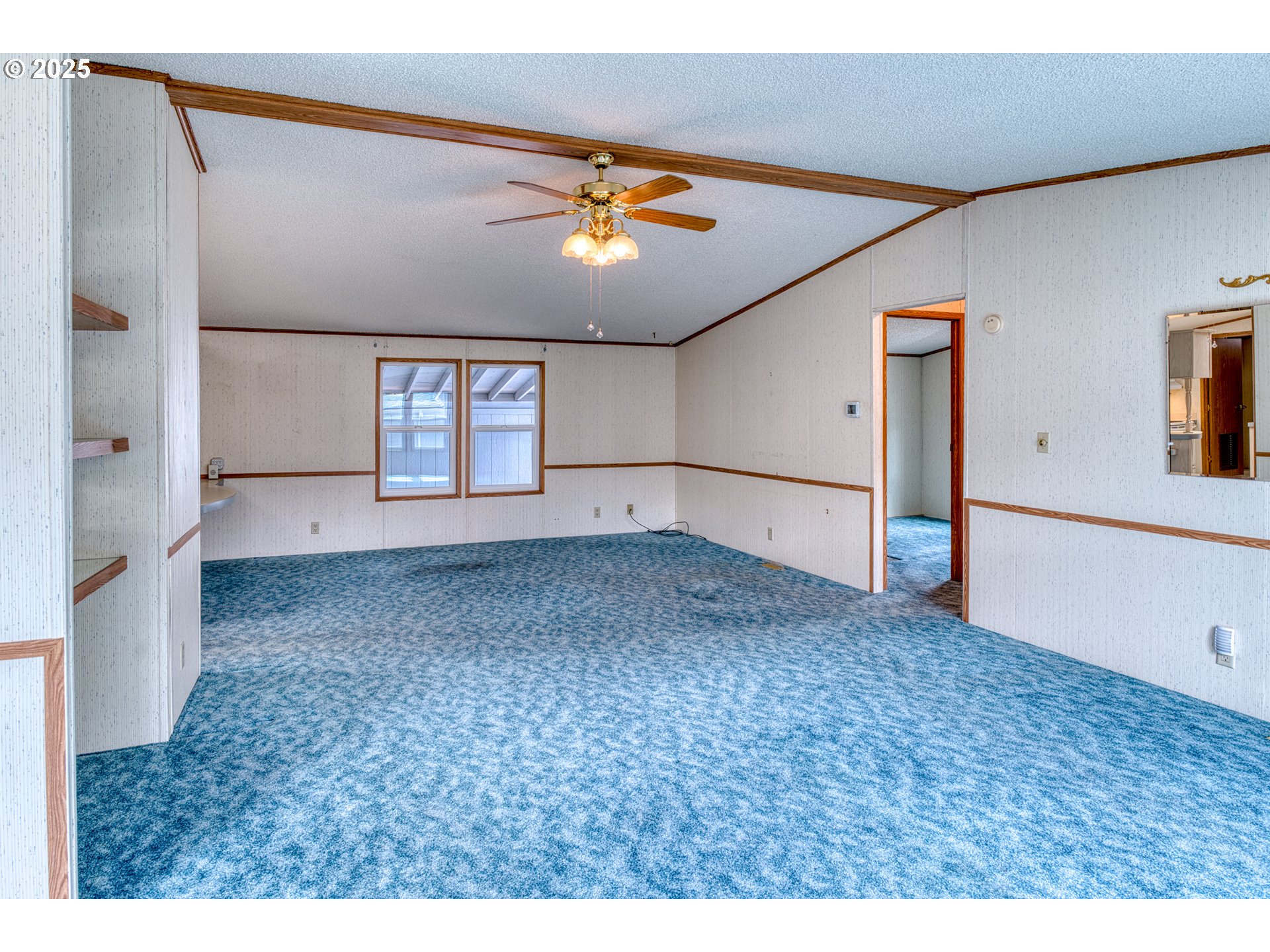 301 E COLUMBIA DR 61