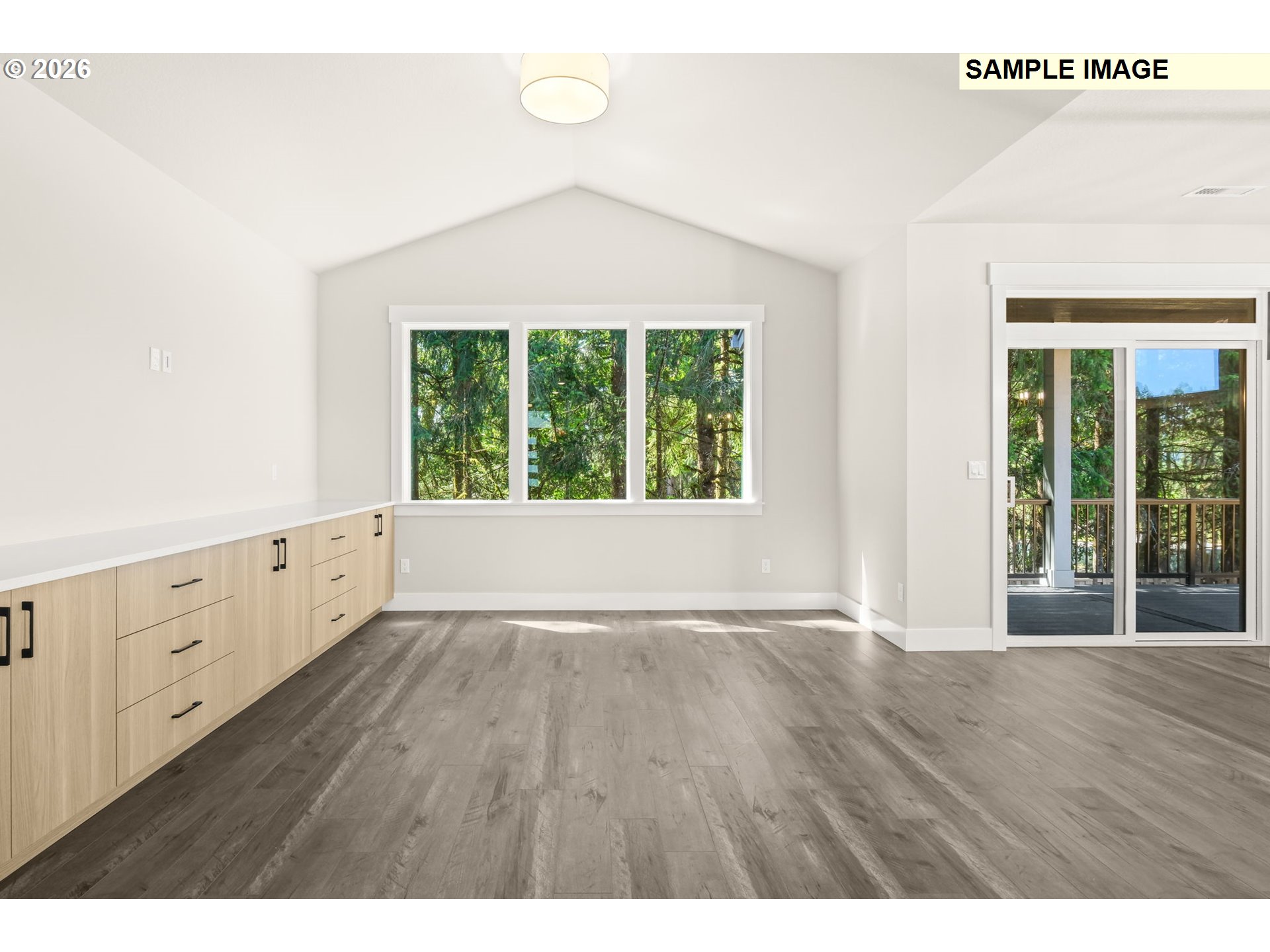 2201 E JUNIPER CIR 20