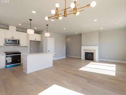 Tiny photo for 267 Sunday Dr, Creswell, OR 97426 (MLS # 673210649)