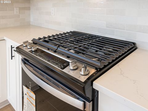 Tiny photo for 267 Sunday Dr, Creswell, OR 97426 (MLS # 673210649)