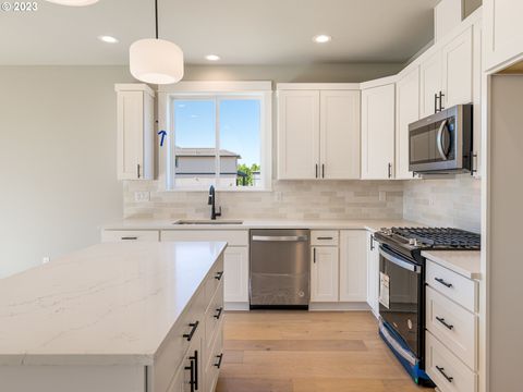 Tiny photo for 267 Sunday Dr, Creswell, OR 97426 (MLS # 673210649)