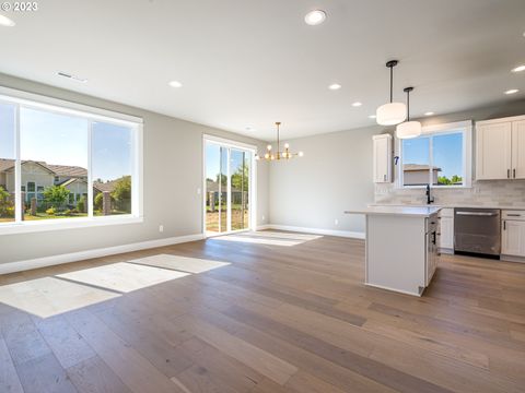 Tiny photo for 267 Sunday Dr, Creswell, OR 97426 (MLS # 673210649)