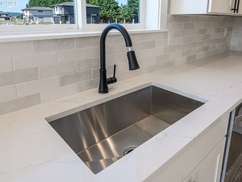 Tiny photo for 267 Sunday Dr, Creswell, OR 97426 (MLS # 673210649)