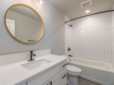 Tiny photo for 267 Sunday Dr, Creswell, OR 97426 (MLS # 673210649)