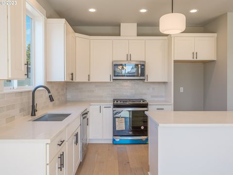 Tiny photo for 267 Sunday Dr, Creswell, OR 97426 (MLS # 673210649)