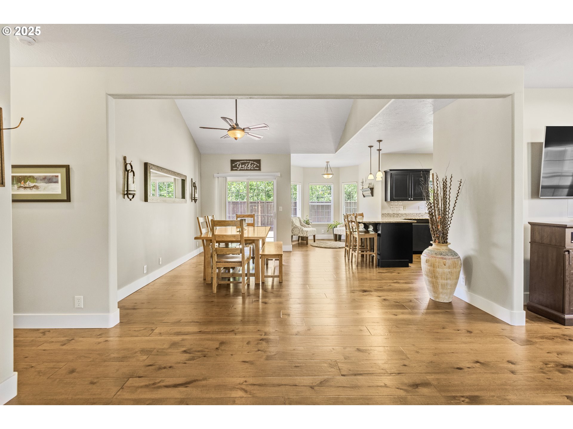 Eugene, Oregon 97404, United States, 3 Bedrooms Bedrooms, ,2 BathroomsBathrooms,Residential,Active,163280