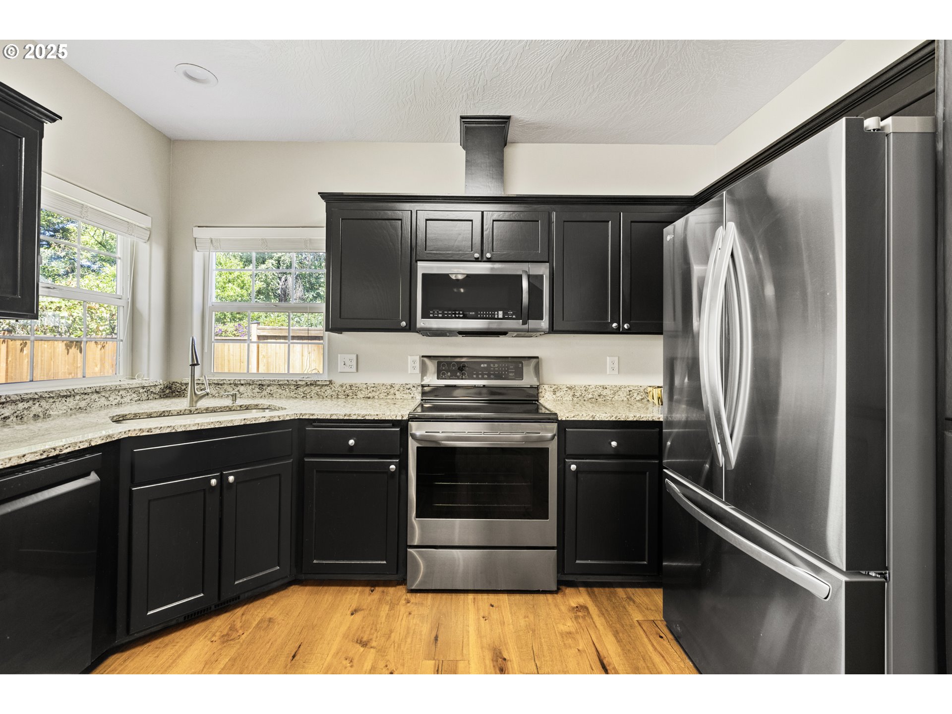 Eugene, Oregon 97404, United States, 3 Bedrooms Bedrooms, ,2 BathroomsBathrooms,Residential,Active,163280