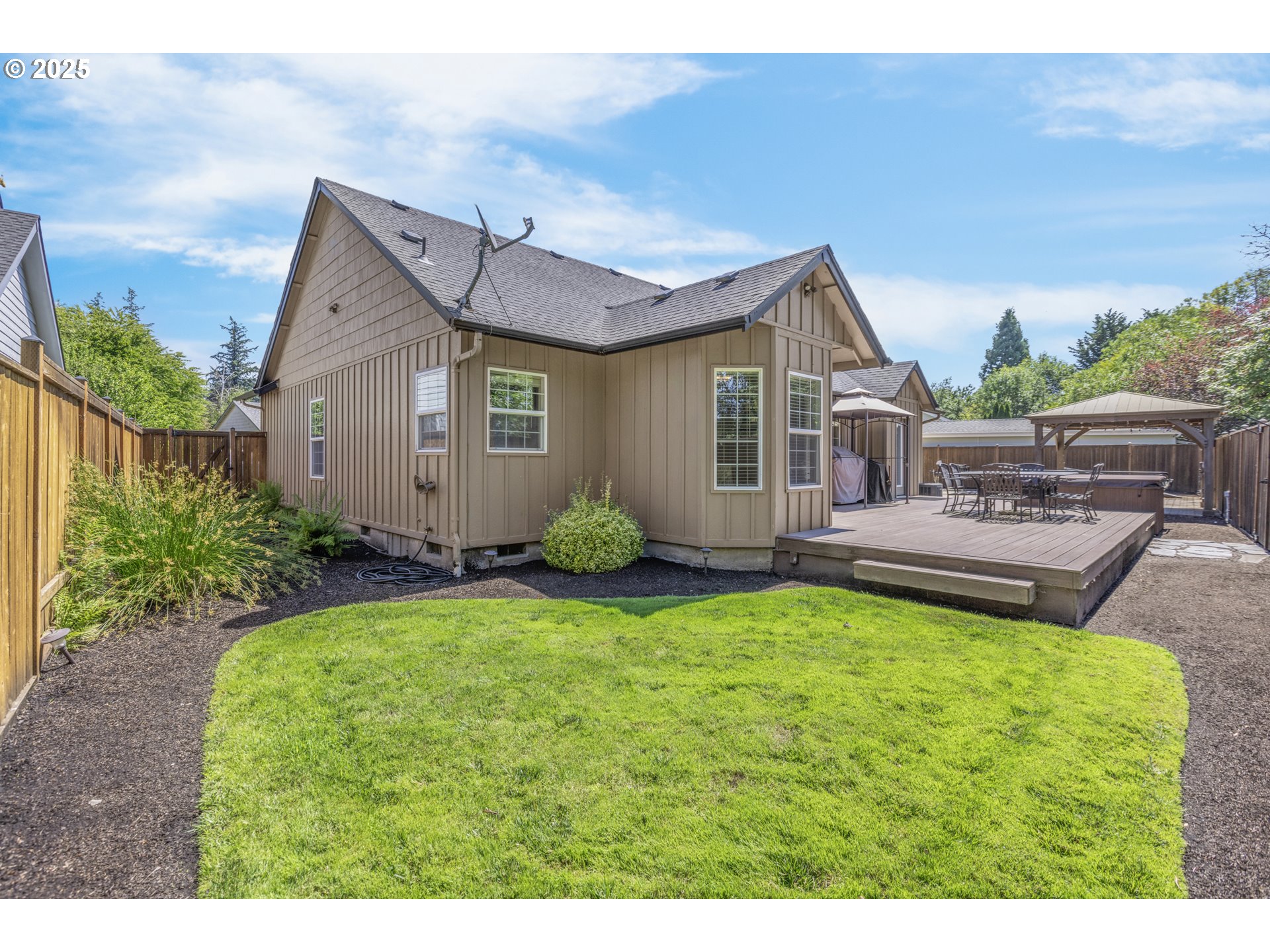 Eugene, Oregon 97404, United States, 3 Bedrooms Bedrooms, ,2 BathroomsBathrooms,Residential,Active,163280