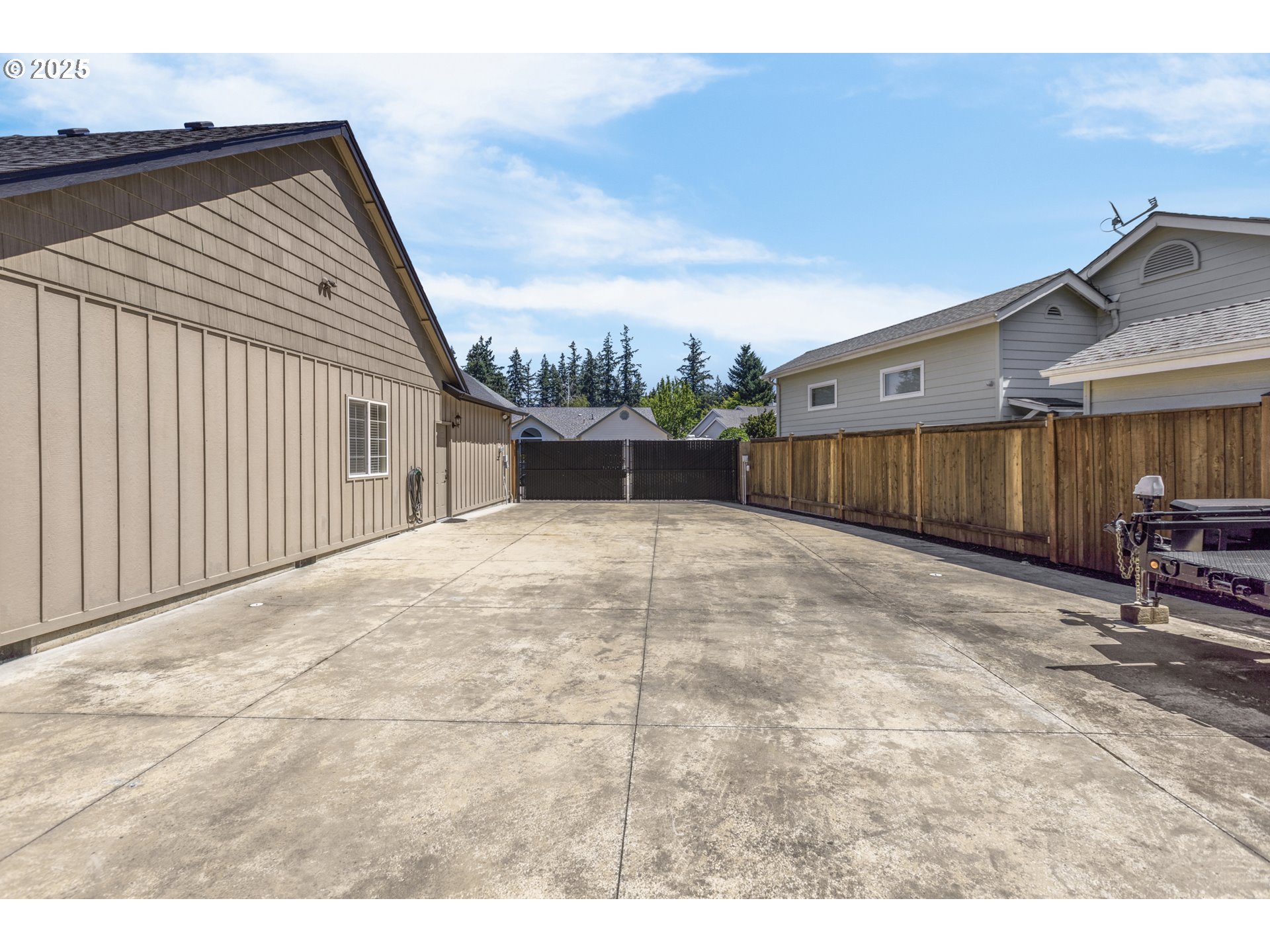 Eugene, Oregon 97404, United States, 3 Bedrooms Bedrooms, ,2 BathroomsBathrooms,Residential,Active,163280