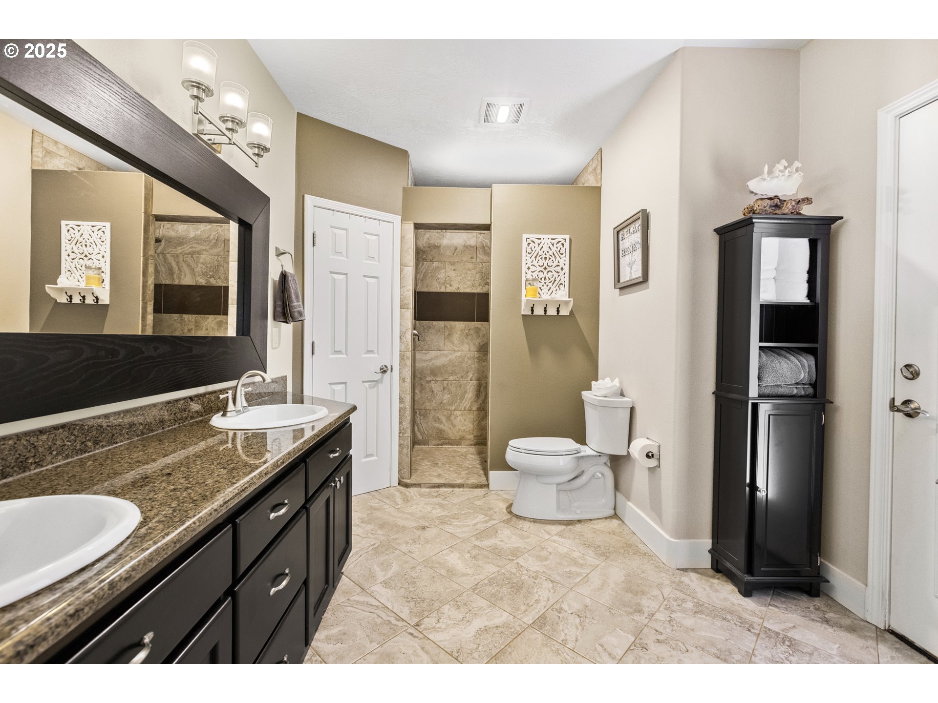 Eugene, Oregon 97404, United States, 3 Bedrooms Bedrooms, ,2 BathroomsBathrooms,Residential,Active,163280