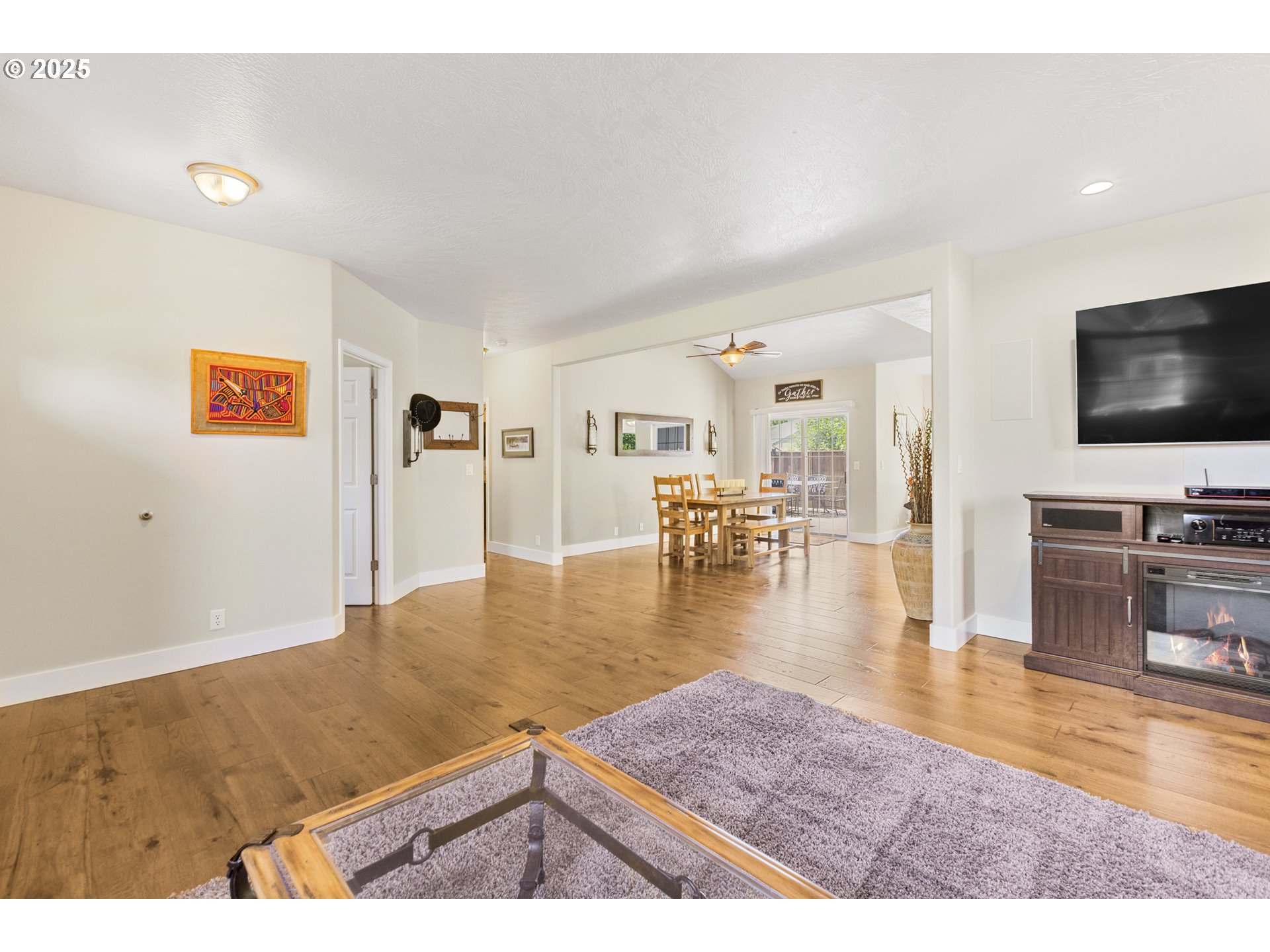 Eugene, Oregon 97404, United States, 3 Bedrooms Bedrooms, ,2 BathroomsBathrooms,Residential,Active,163280