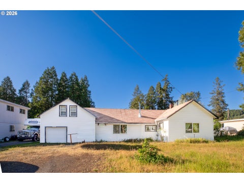 Photo of 47433 School St, Oakridge, OR 97463 (MLS # 558766983)