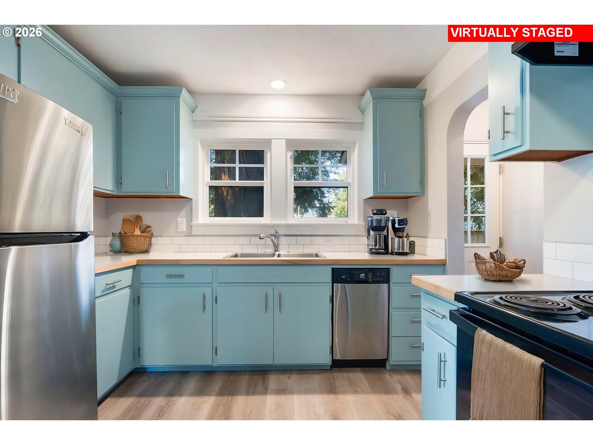 933 W 13TH AVE