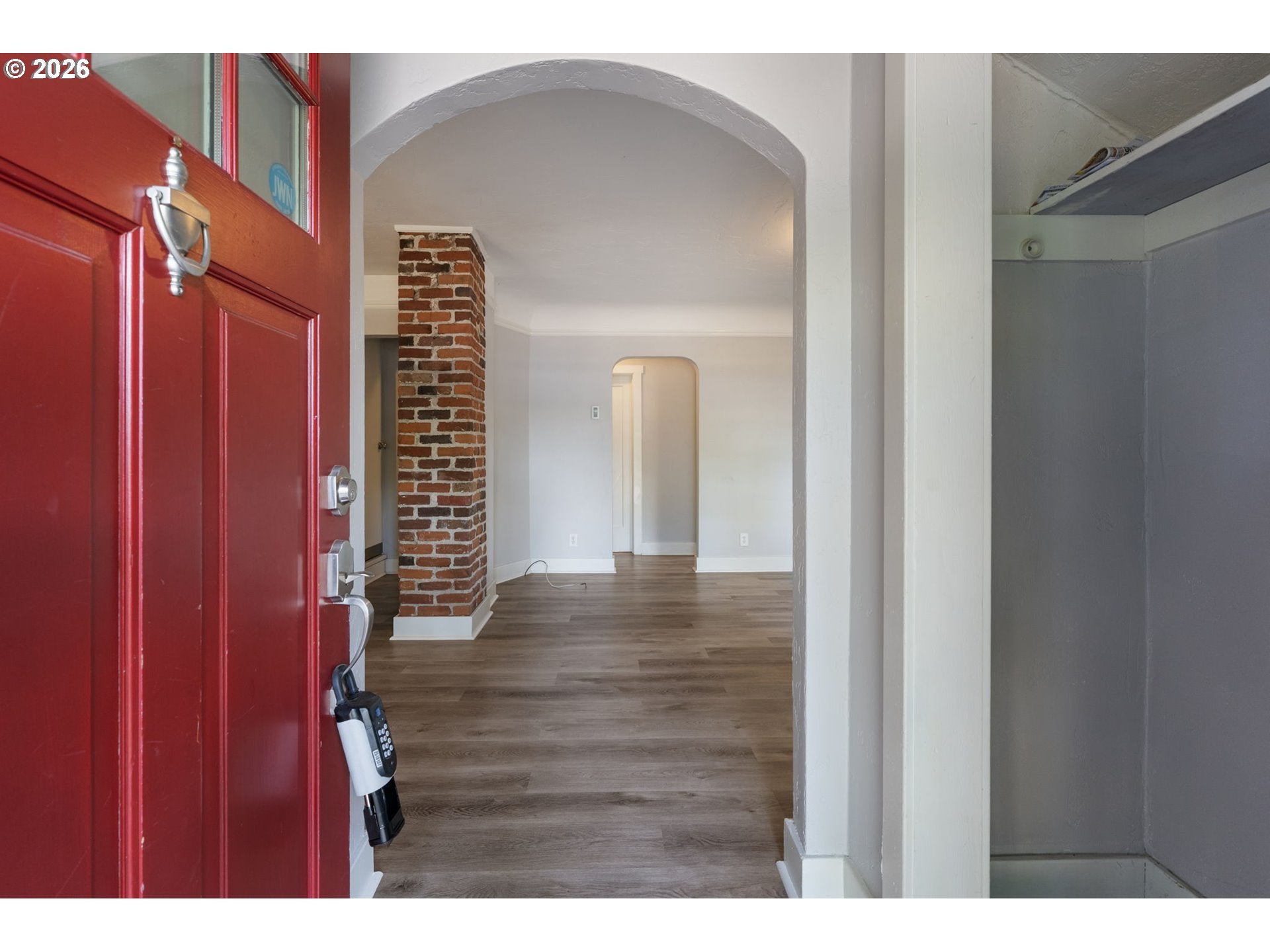 933 W 13TH AVE