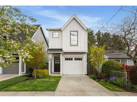 5807 SE TOLMAN ST Portland OR 97206