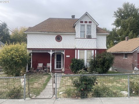 A home in Heppner