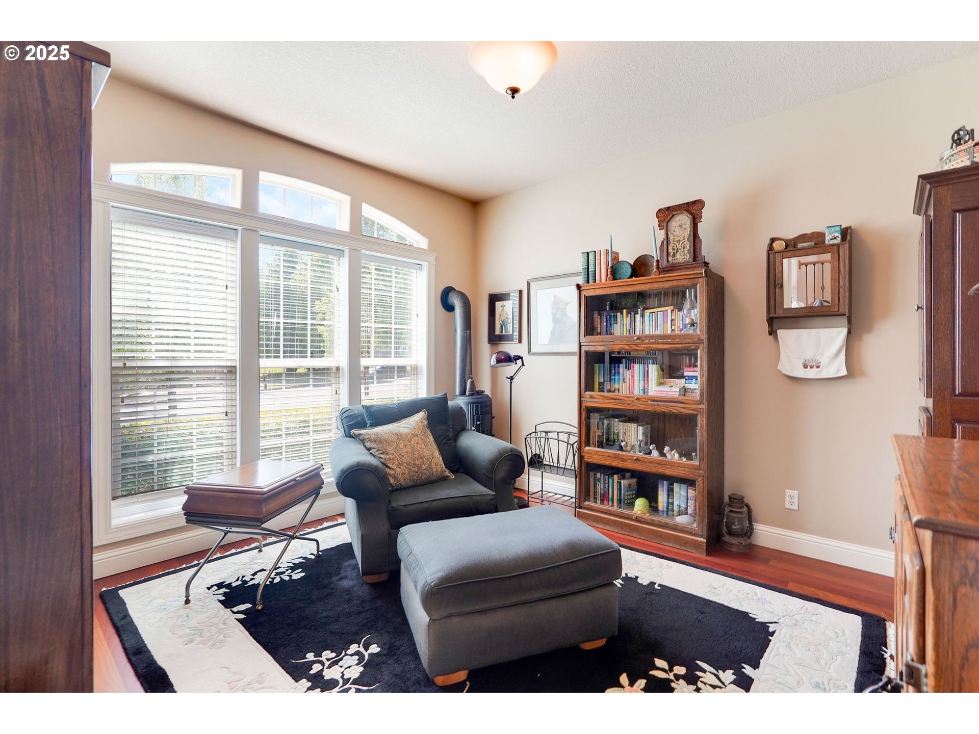 824 PIONEER DR