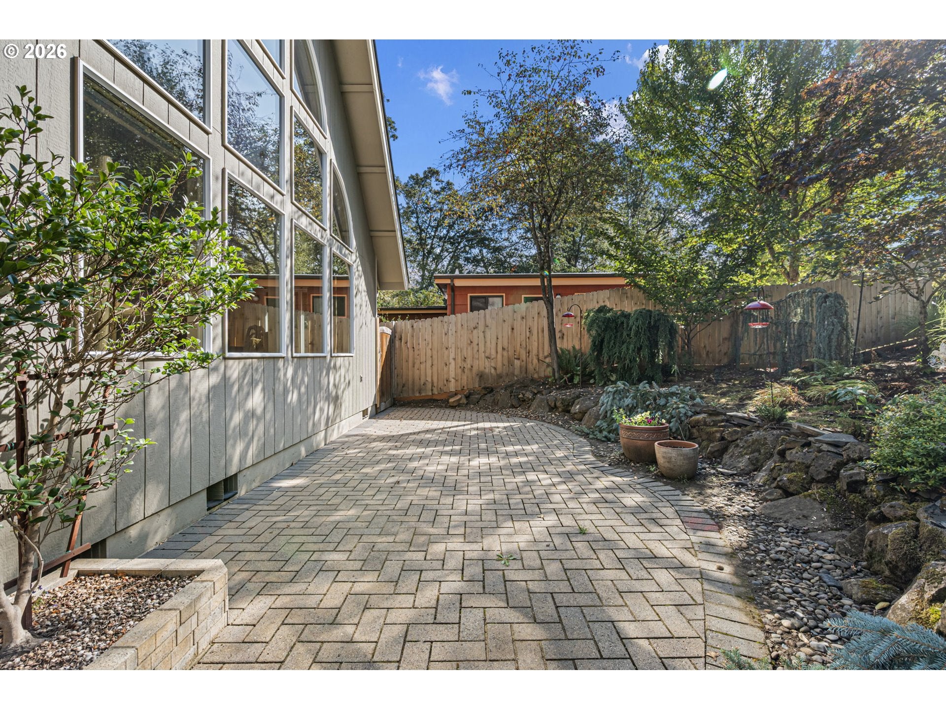 85 W 35TH PL