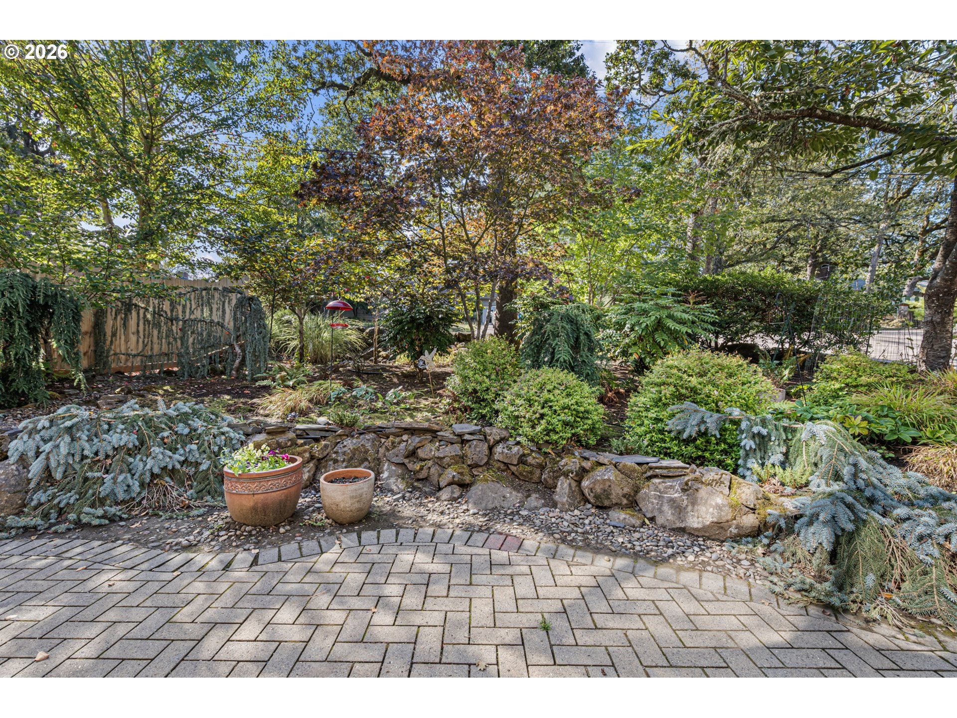 85 W 35TH PL