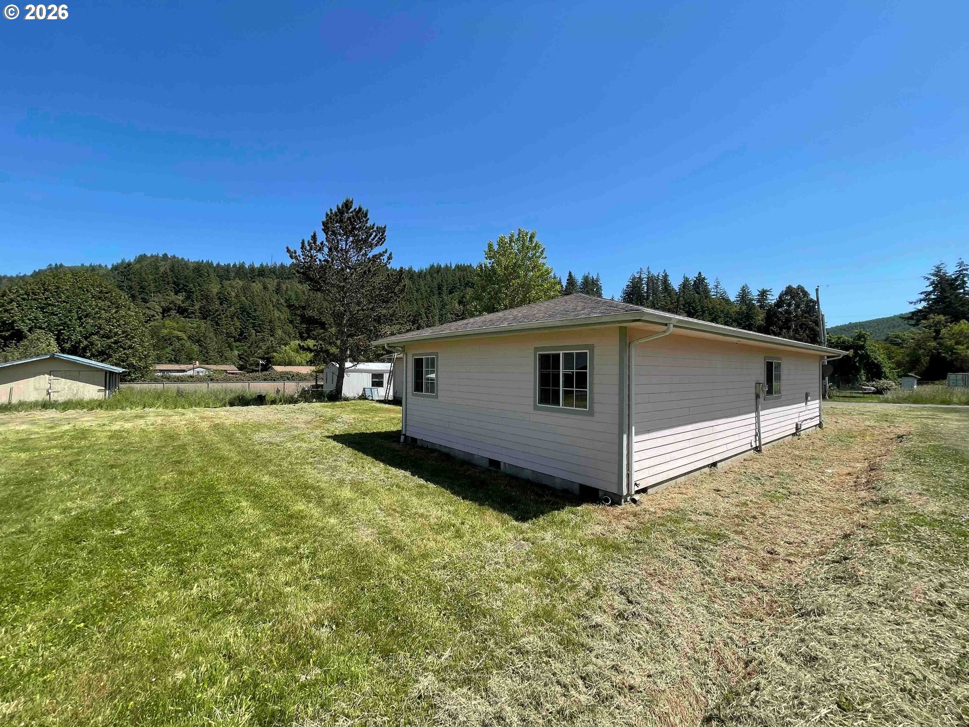 151 E DATE ST