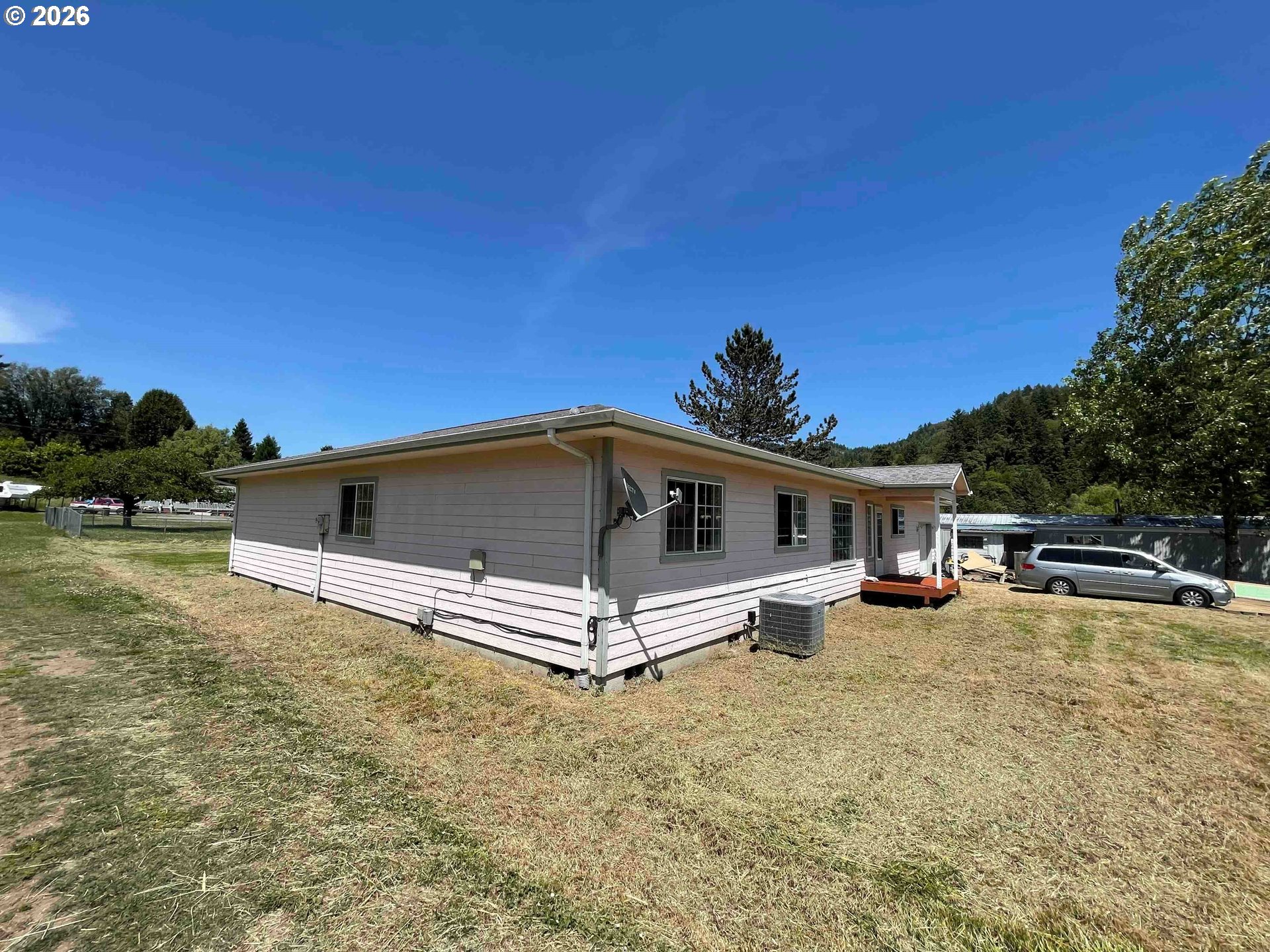 151 E DATE ST