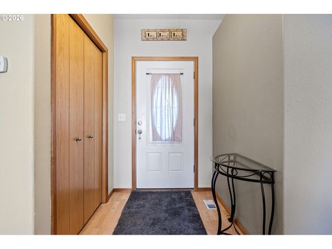 Tiny photo for 573 Creswood Dr, Creswell, OR 97426 (MLS # 331098843)