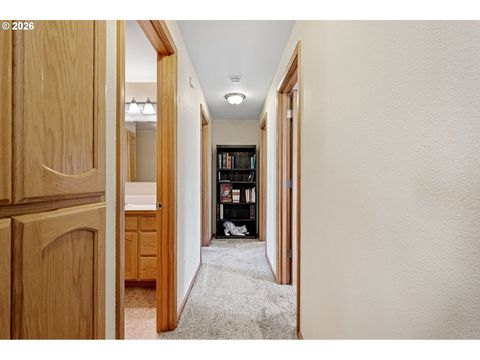 Tiny photo for 573 Creswood Dr, Creswell, OR 97426 (MLS # 331098843)