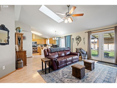 Tiny photo for 573 Creswood Dr, Creswell, OR 97426 (MLS # 331098843)