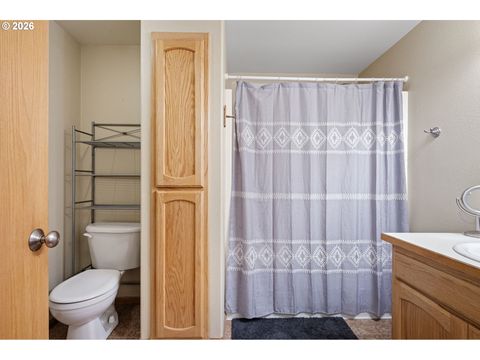 Tiny photo for 573 Creswood Dr, Creswell, OR 97426 (MLS # 331098843)