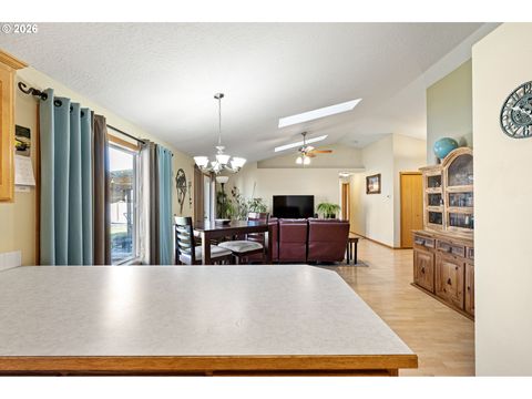 Tiny photo for 573 Creswood Dr, Creswell, OR 97426 (MLS # 331098843)