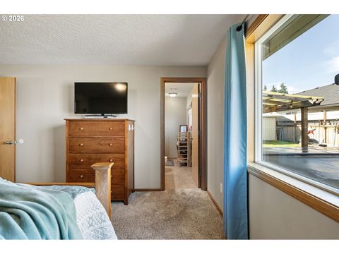 Tiny photo for 573 Creswood Dr, Creswell, OR 97426 (MLS # 331098843)