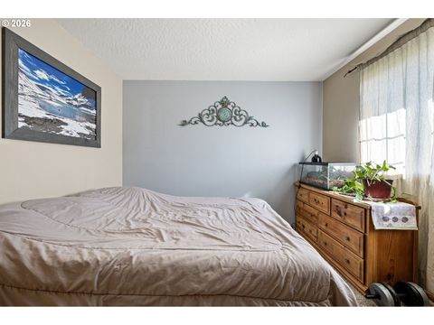 Tiny photo for 573 Creswood Dr, Creswell, OR 97426 (MLS # 331098843)