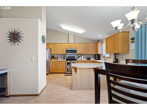 Tiny photo for 573 Creswood Dr, Creswell, OR 97426 (MLS # 331098843)