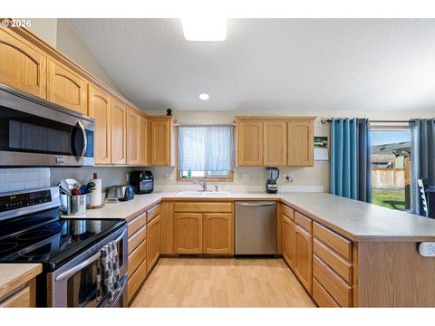 Tiny photo for 573 Creswood Dr, Creswell, OR 97426 (MLS # 331098843)